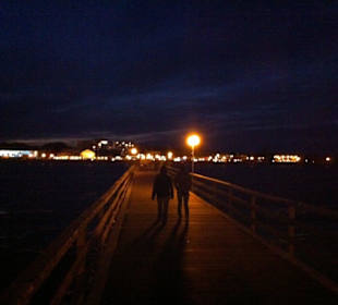 Grömitz bei Nacht von der Seebrücke