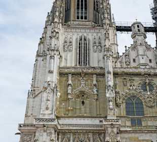 Eine Seite des Turms