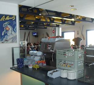 Self-Service in der Corviglia-Bergstation