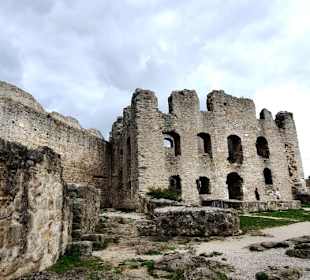 Die Burg Innen im Blick