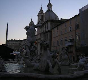 Piazza Navona al crepuscolo