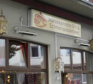 Zum Abendessen im marokkanischen Rest. Tajine