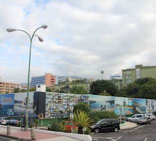 Busbahnhof mit Parkplatz