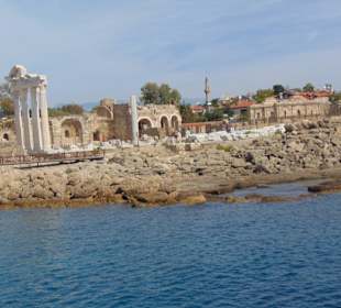 Blick vom Boot zum alten Hafen