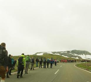 GG Abfahrt mit Prozession Pilger