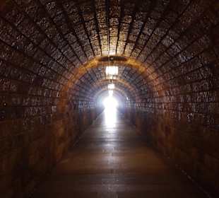 Der Tunnel zum Fahrstuhl