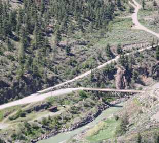 ...mehrere Brücken kreuzen den fraser rive