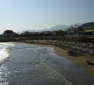Strand vorm Hotel
