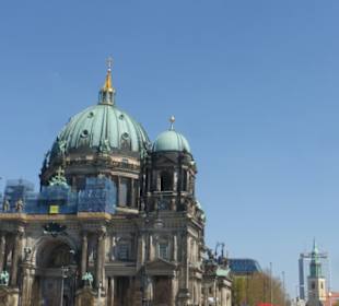 Es bröckelt am Dom, deswegen Sicherheitsnetze