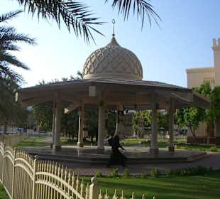 Vorplatz der Moschee