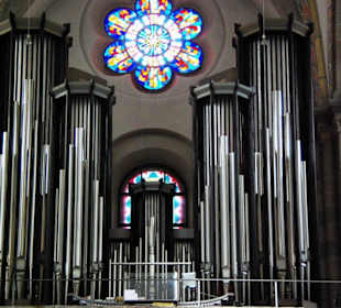 Orgel sehr modern