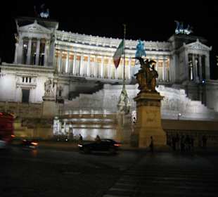 Monumento Vittorio Emannuele bei Nacht