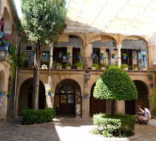 Eine Ruheoase - einer der Innenhöfe