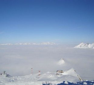 Bergspitzen im Morgennebel