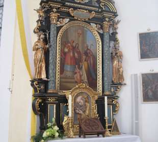 Seitenaltar mit Hl. Konrad