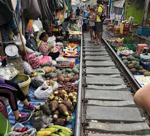 Maeklong Railway Market