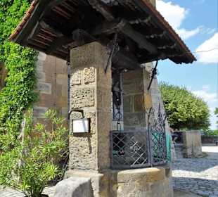 Der Brunnen im Burghof