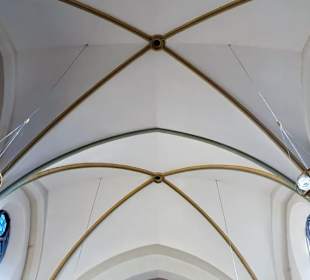 Die Decke der Christus- und Garnisonskirche