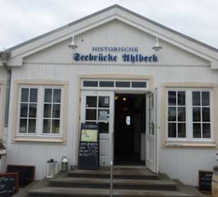 Ahlbeck: die historische Seebrücke mit Restaurant