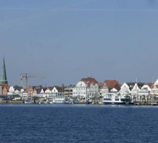 Fahrt mit der Fähre über die Trave