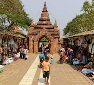 Eingangstor zum Tempel 