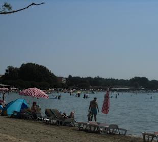 Sandstrand, 250 weg vom Hotel