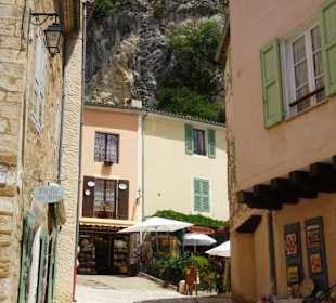 Spaziergang durch Moustiers-Sainte-Marie 