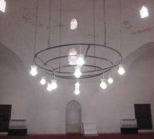 Unter der Kuppel der türkischen Moschee