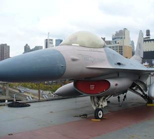 Auf der USS Intrepid