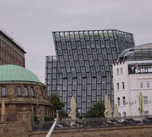 Hinten wieder Tanzende Türme