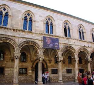 St. Blasiuskirche daneben