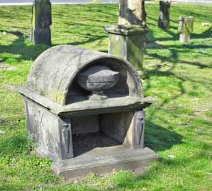 Eindrücke vom alten St.-Nikolai-Friedhof