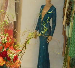 Auch außergewöhnliche Kleidung gibt es dort !! 