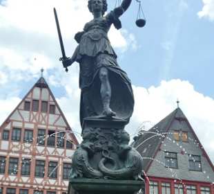 Römerberg: JustitiaBrunnen / Gerechtigkeitsbrunnen