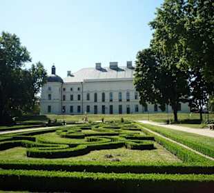 Pałac od strony ogrodu