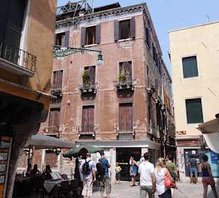 Venedig, Kanäle und Gassen mit Shops