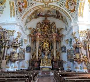 Blick in das Schiff der Wallfahrtskirche