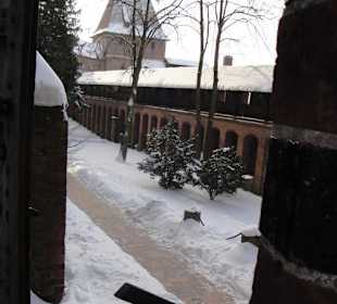 Zamek w Malborku zima.