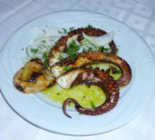 Oktapodi - gegrillter Tintenfisch