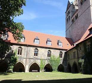 Kreuzgang Petershof