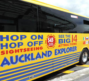 Mit dem Hop on Hop off Bus in Auckland unterwegs