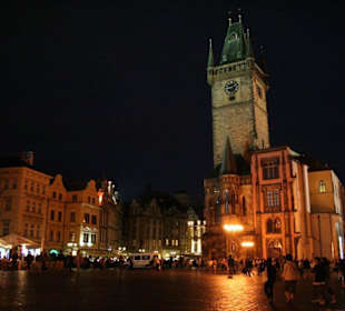 Altstädter Rathausturm bei Nacht