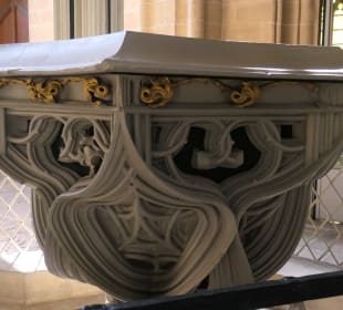 Taufstein in der Severikirche