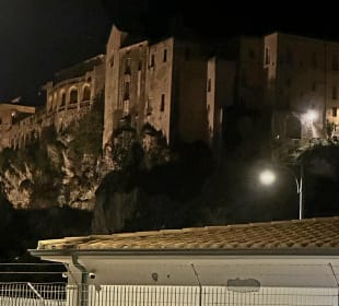 Castillo di Tropea bei Nacht