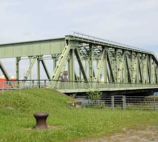 Die Stahlkonstruktion in der Seitansicht