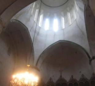 Lichteinfall in der Kreuzkuppelkirche