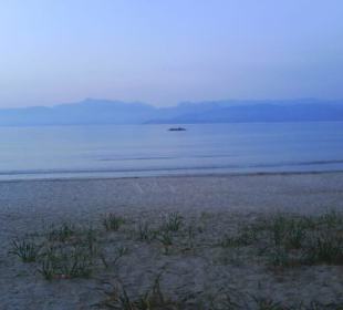 Einsamer Strand ausserhalb