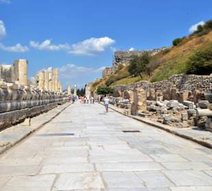 Droga z kanalizacją w starożytnym Efez. IV w.p.n.e