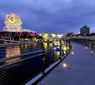 Dolphin Walkway am Glory Pier