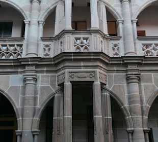 Pellerhaus am Egidienplatz: im Arkadenhof